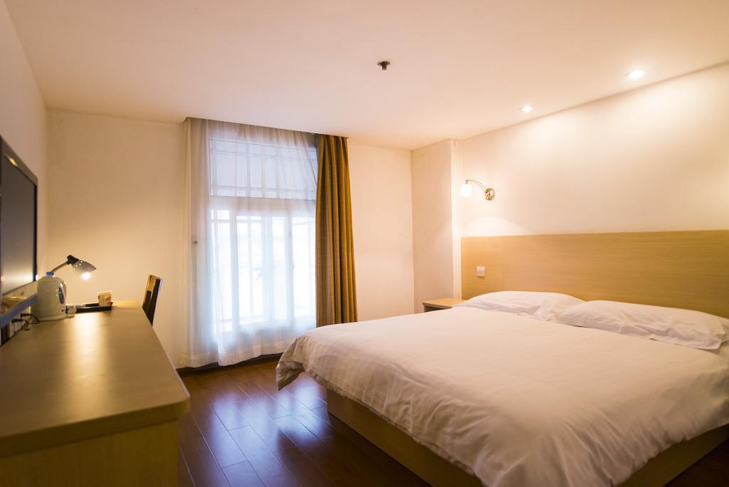 Motel Shanghai Hongqiao Beixinjing Metro Station Tianshan Road Экстерьер фото