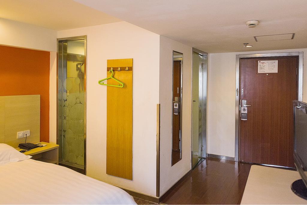 Motel Shanghai Hongqiao Beixinjing Metro Station Tianshan Road Экстерьер фото